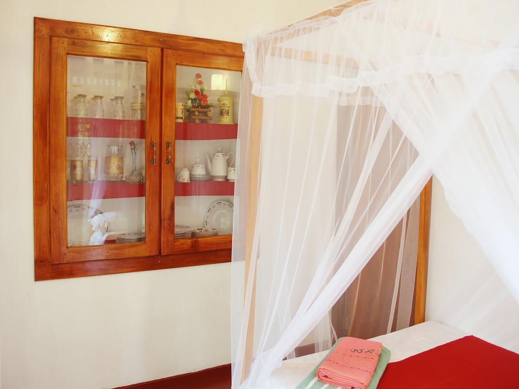 Hotel Desitha Family House Mirissa Exterior foto