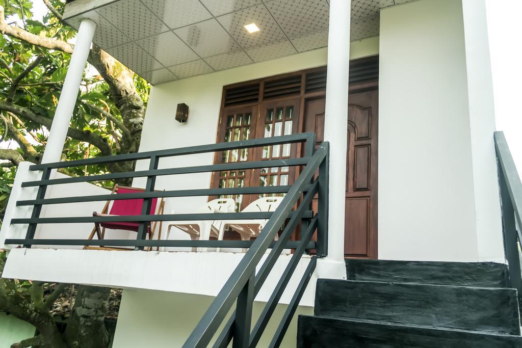 Hotel Desitha Family House Mirissa Exterior foto