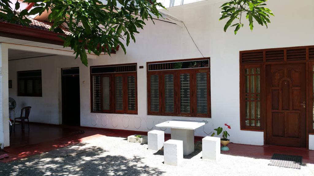 Hotel Desitha Family House Mirissa Exterior foto