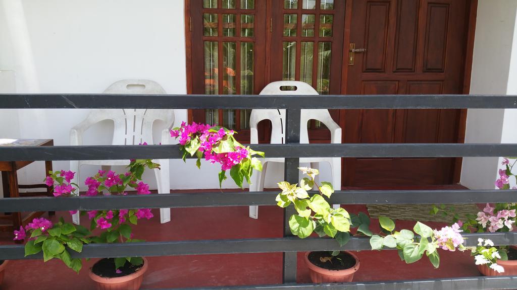 Hotel Desitha Family House Mirissa Exterior foto