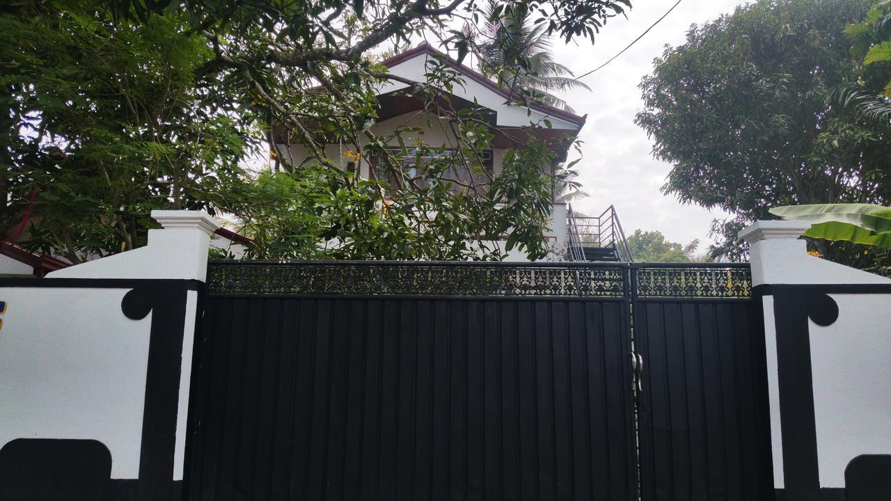 Hotel Desitha Family House Mirissa Exterior foto